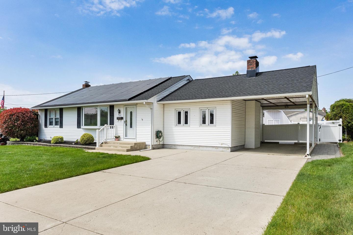 101 West Ct