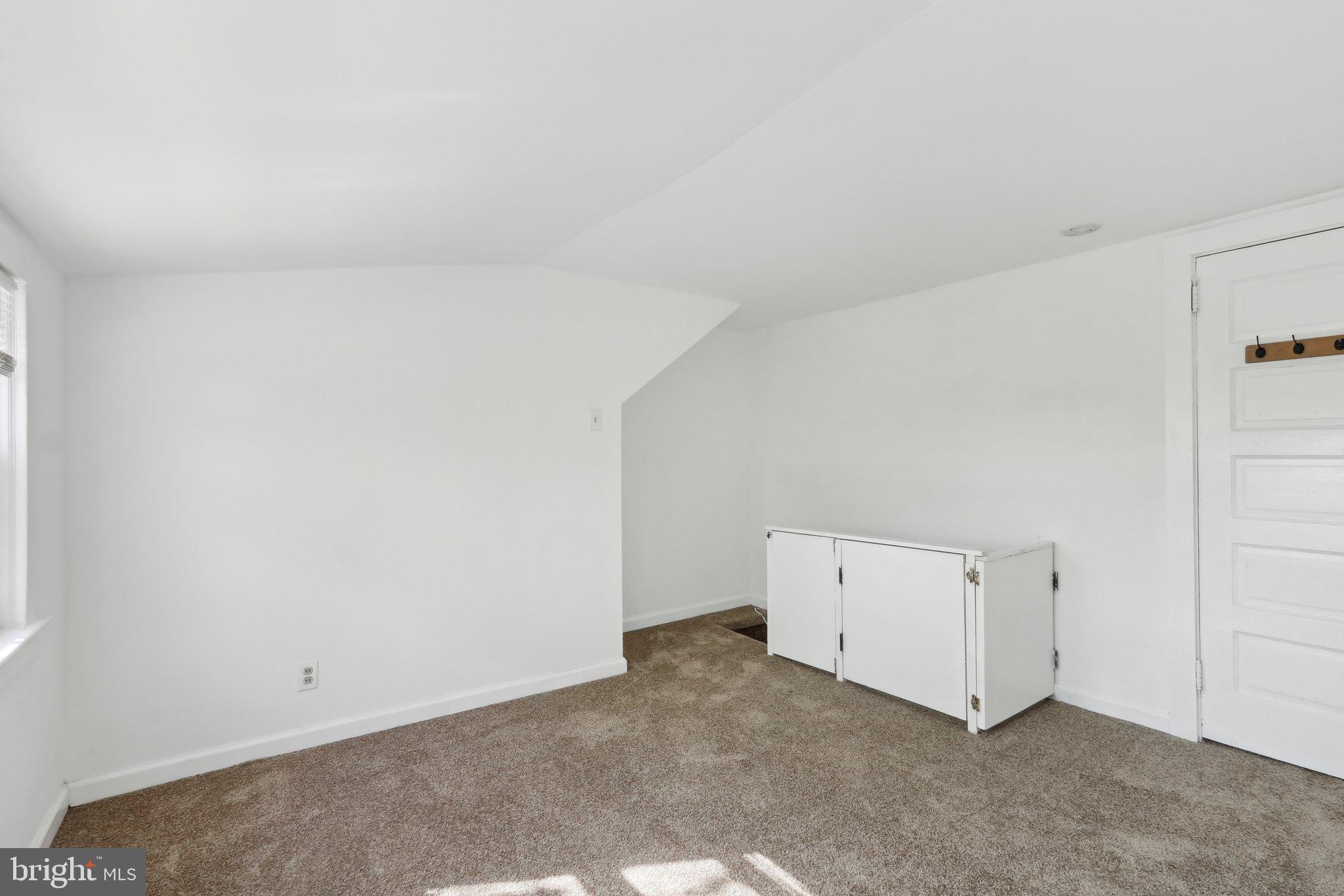 507 Paris Ave