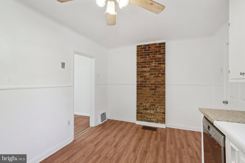 507 Paris Ave