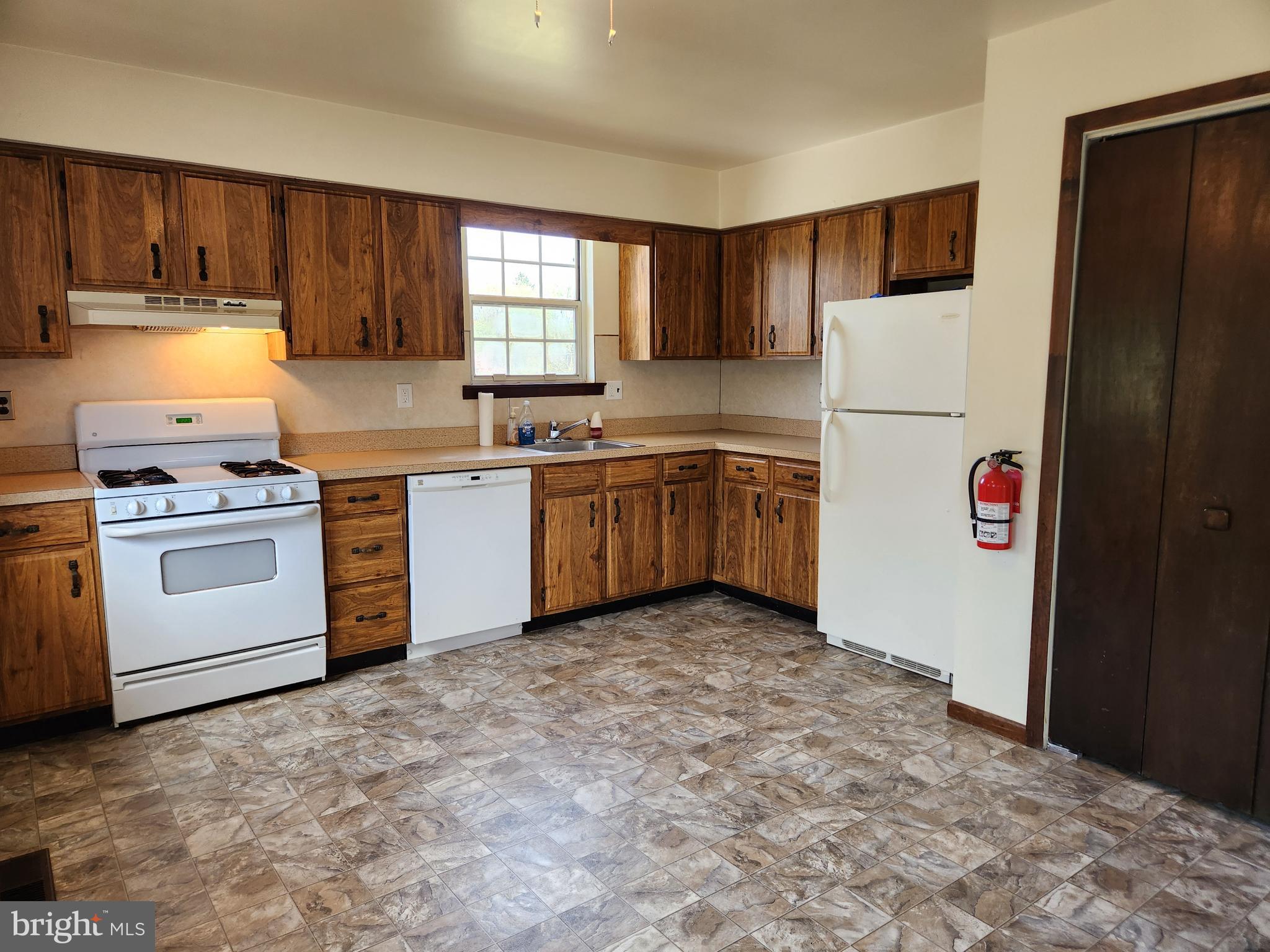 1205 B E ATLANTIC AVENUE