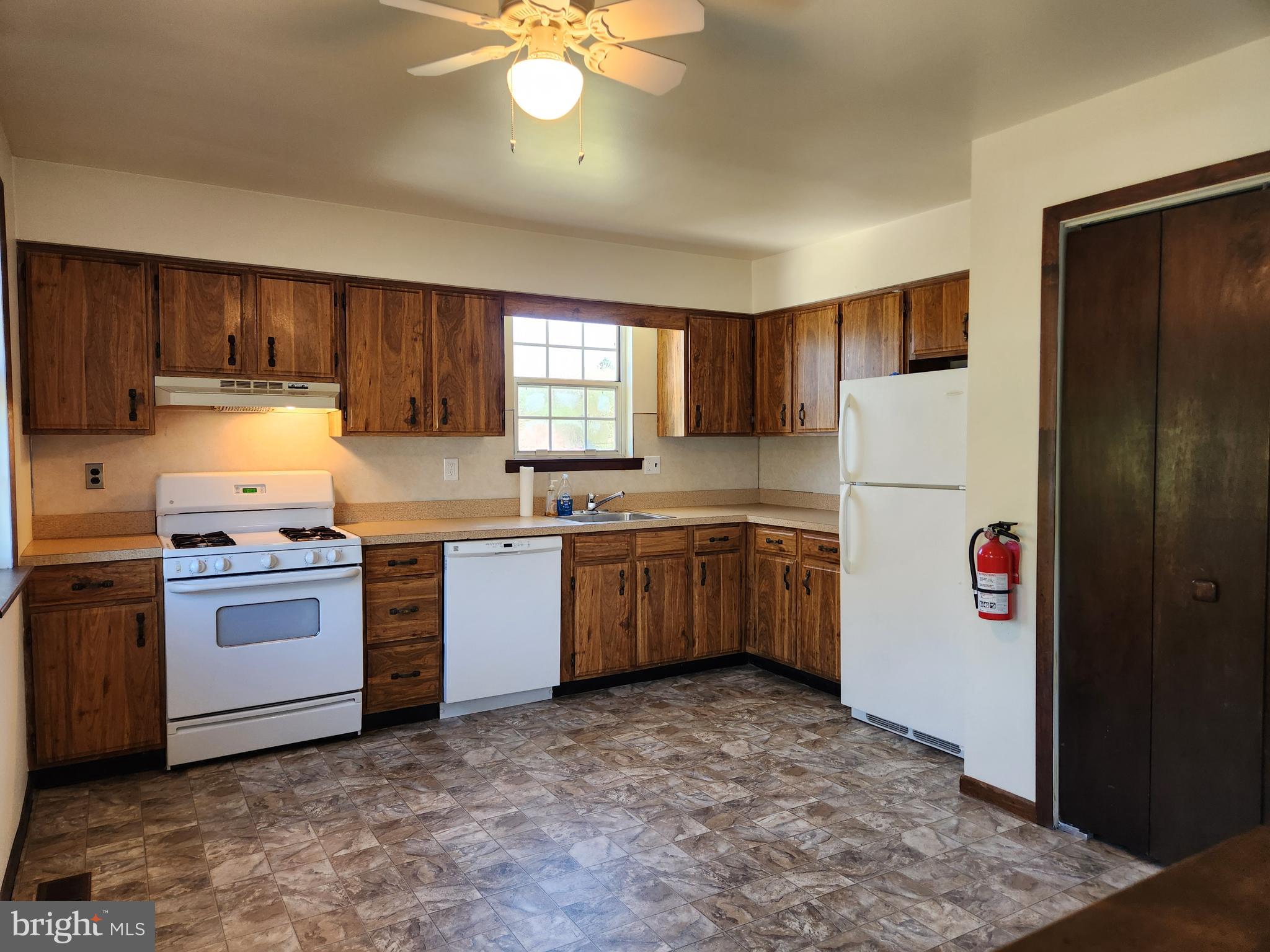 1205 B E ATLANTIC AVENUE