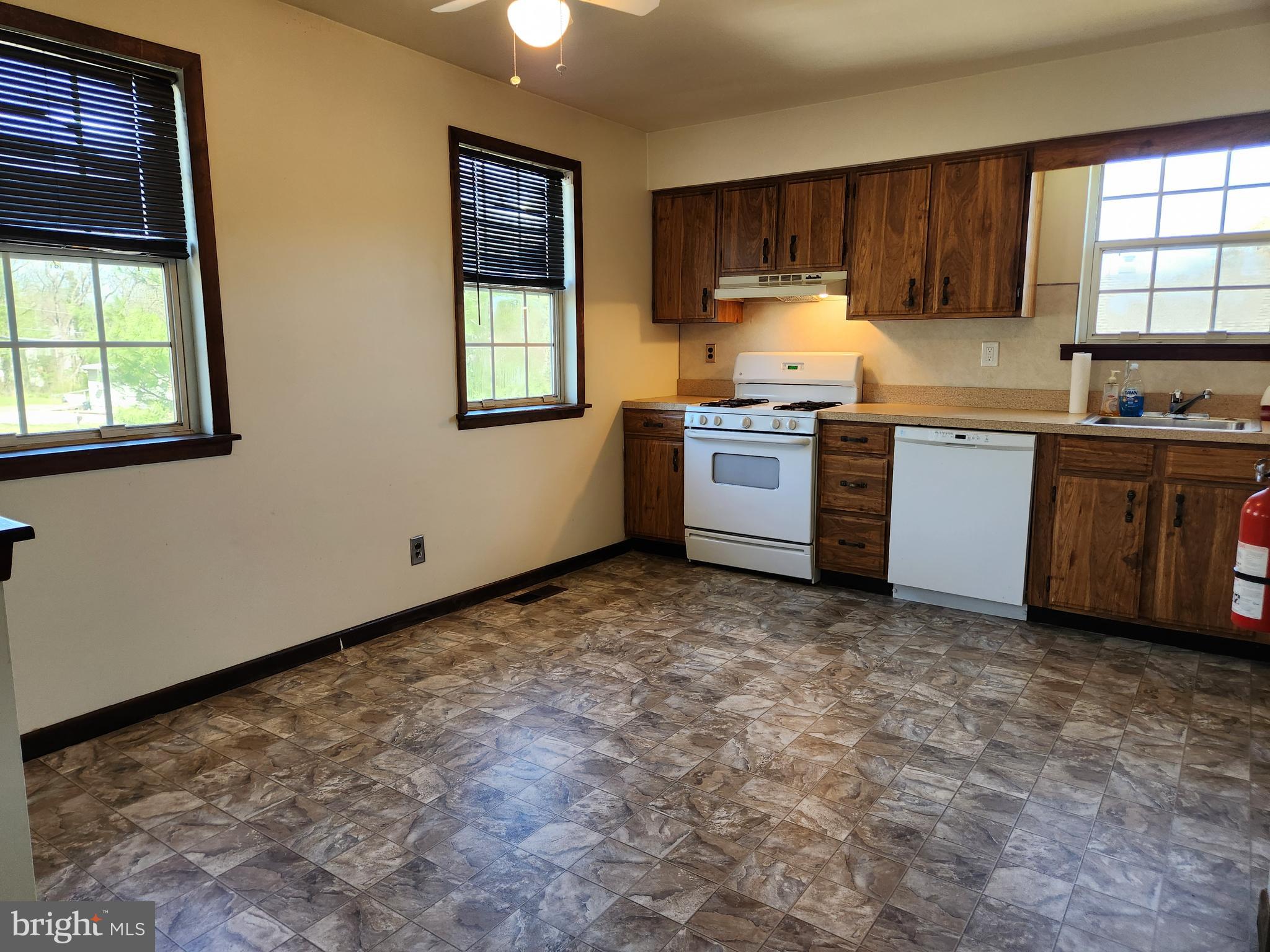 1205 B E ATLANTIC AVENUE