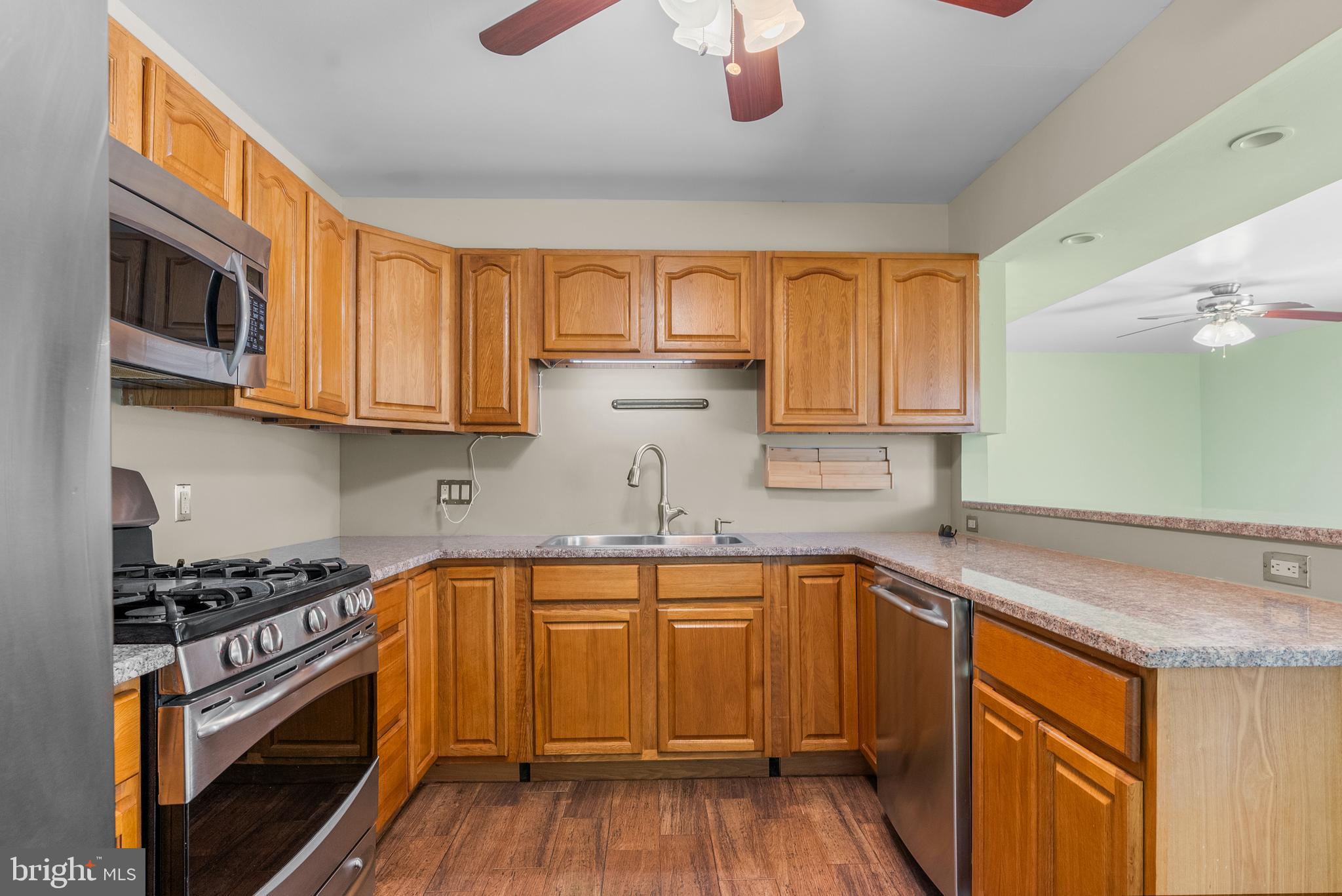 64 Hampton Gate Dr