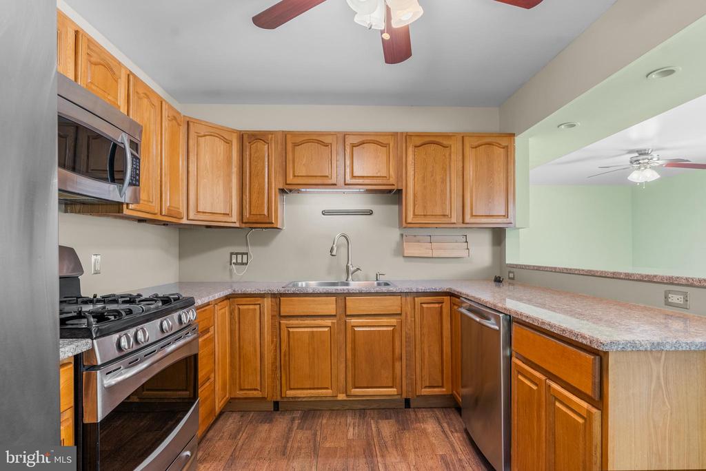 64 Hampton Gate Dr