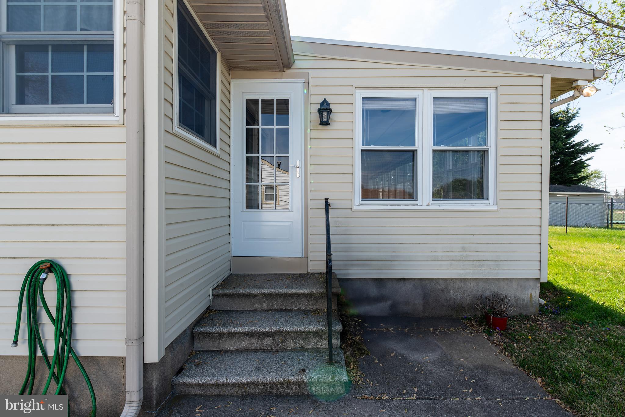 415 PLANTATION DRIVE