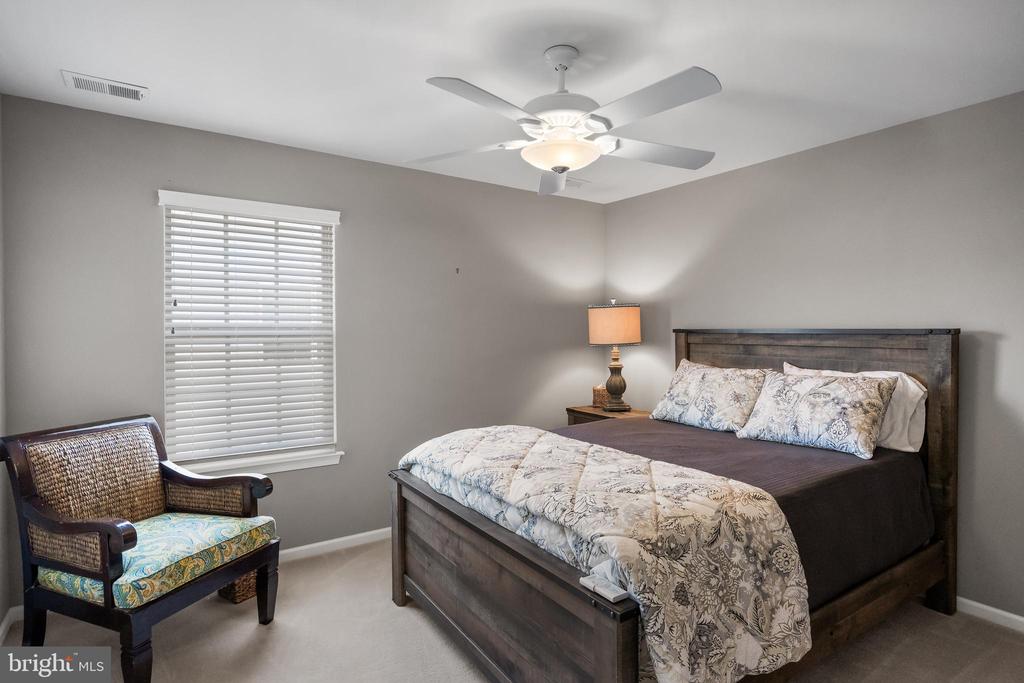 39 Ravenna Dr