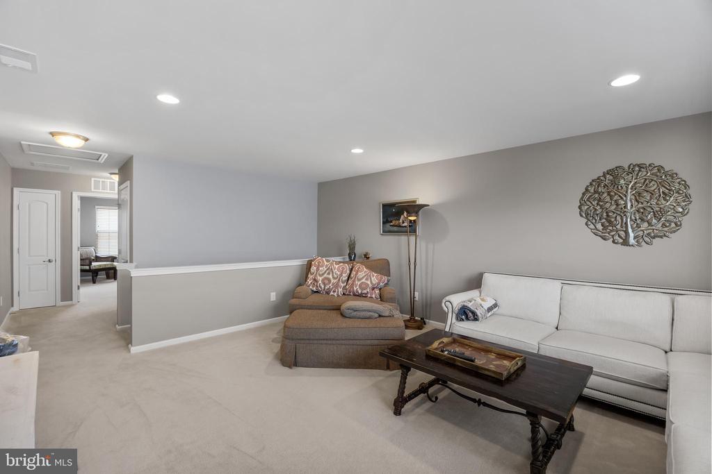 39 Ravenna Dr