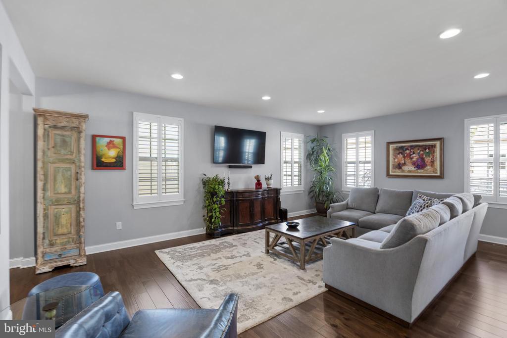 39 Ravenna Dr