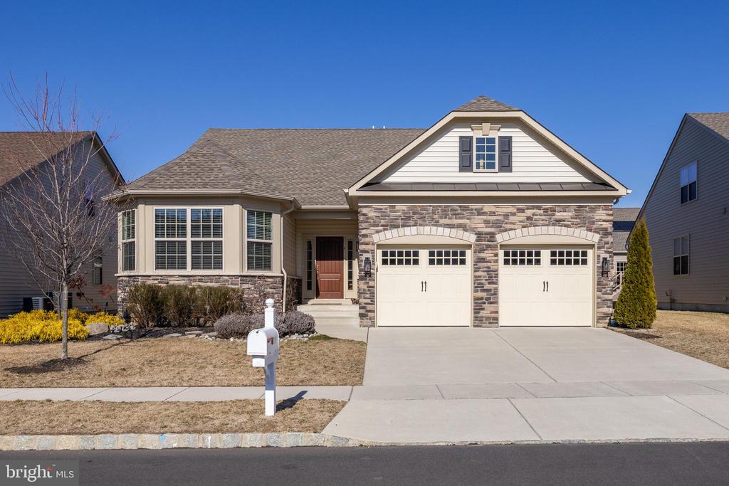39 Ravenna Dr