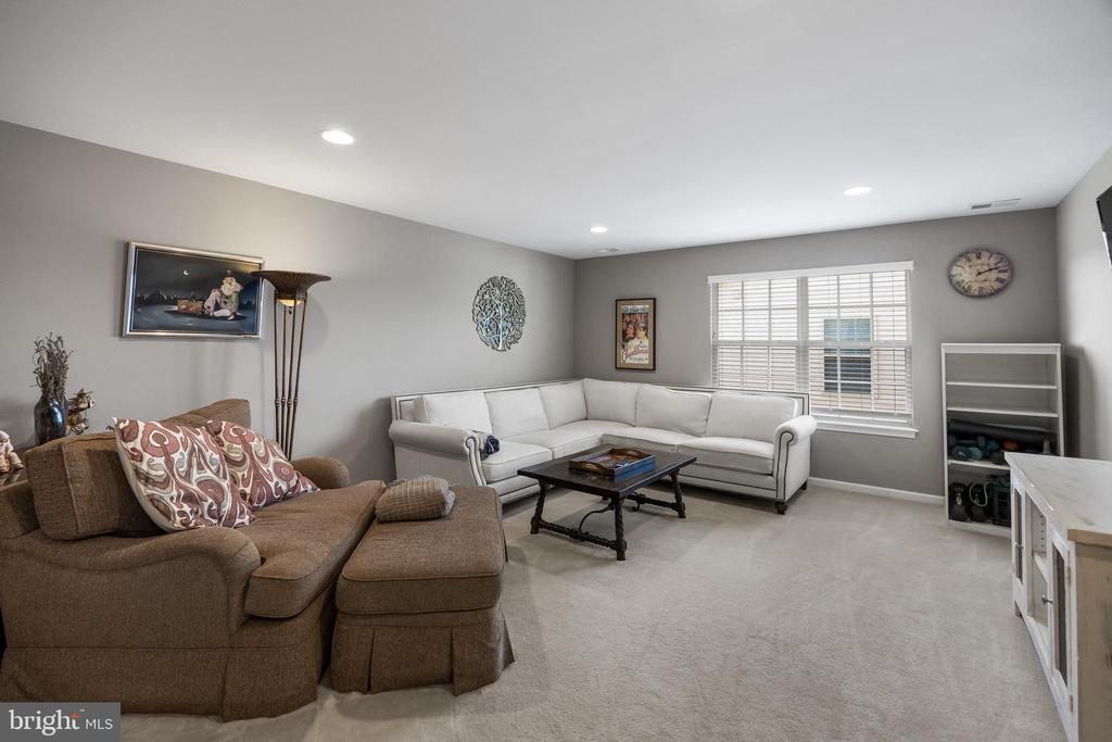 39 Ravenna Dr