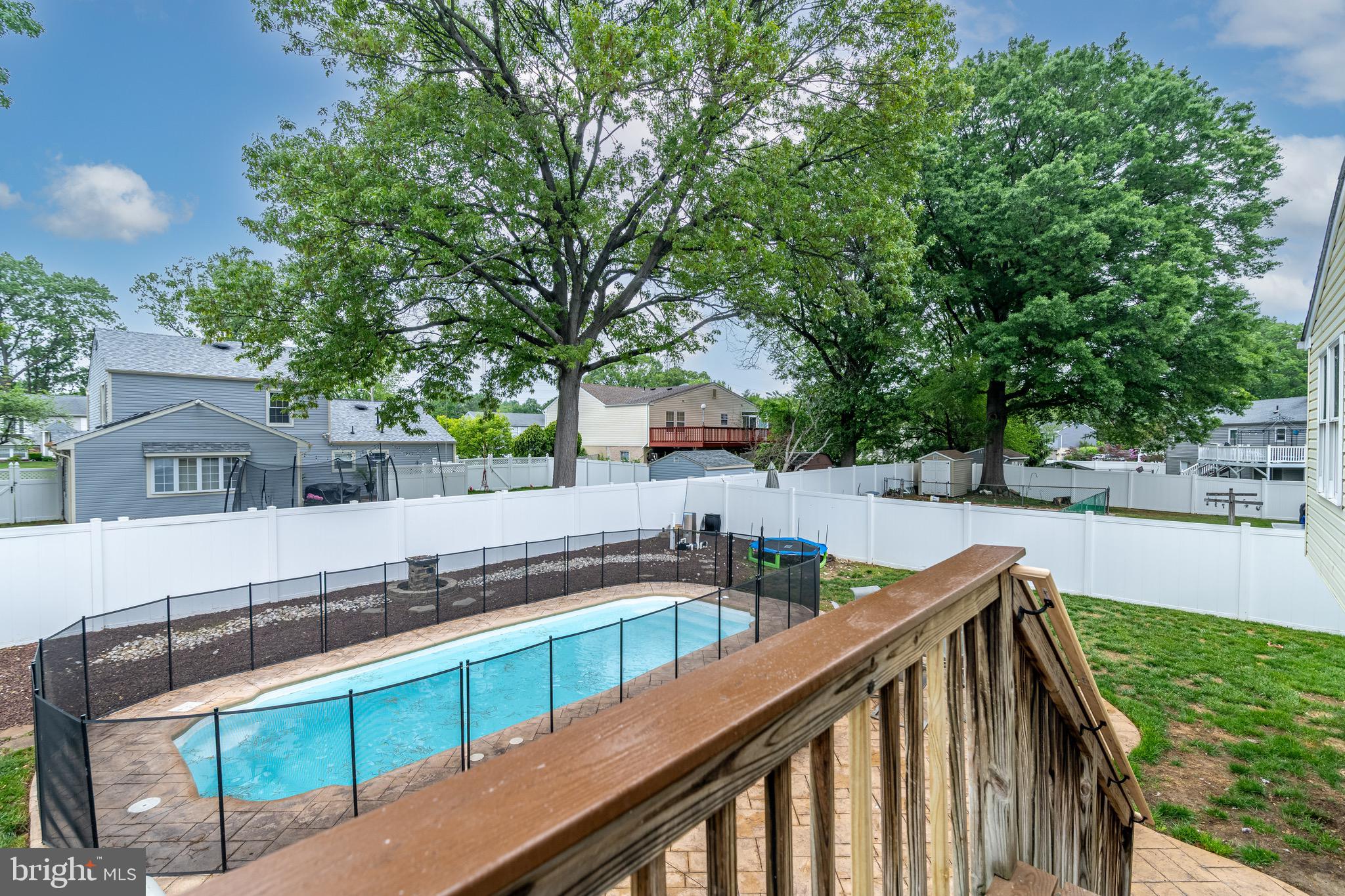 8367 Crofton Ln