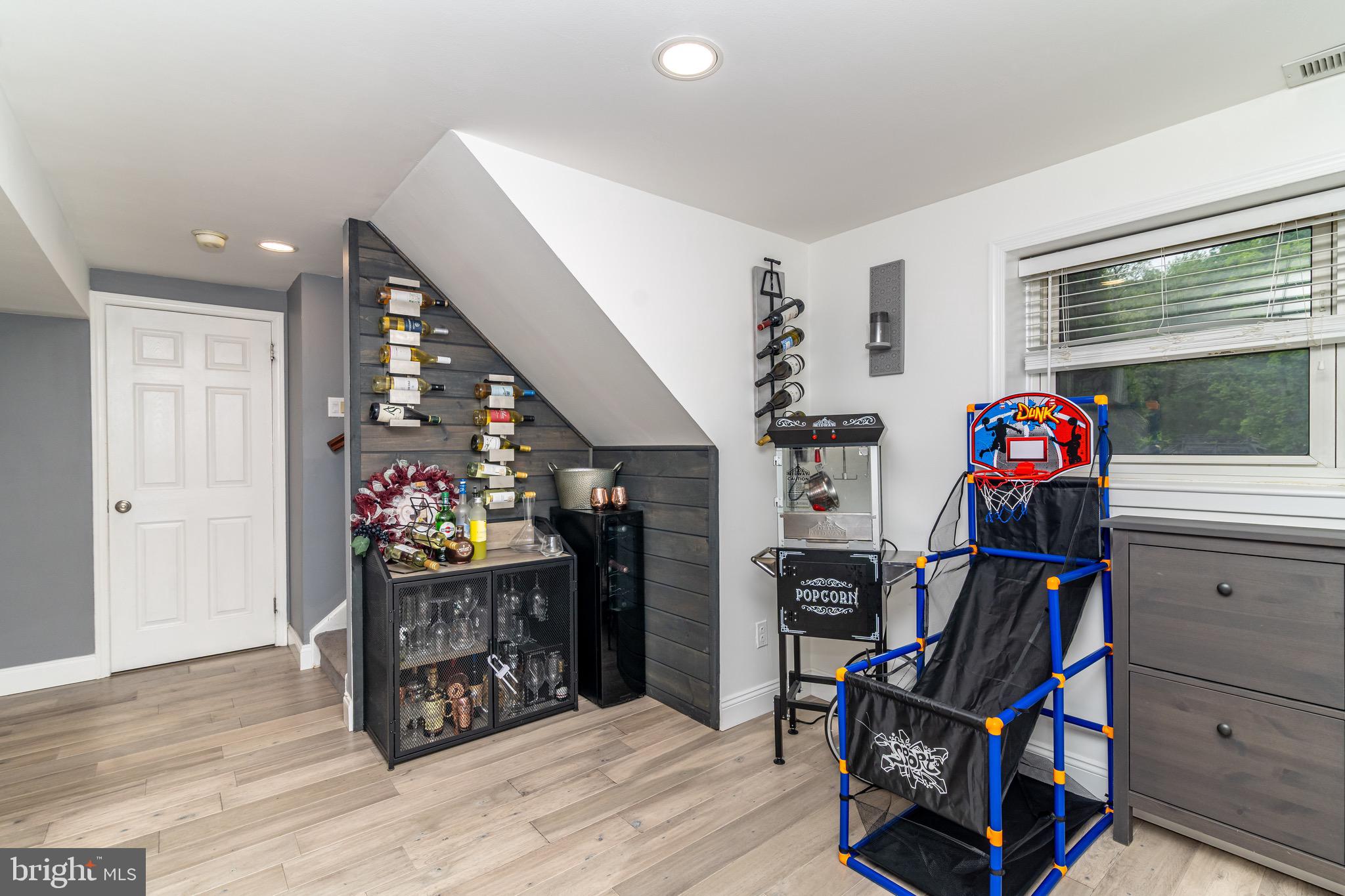 8367 Crofton Ln