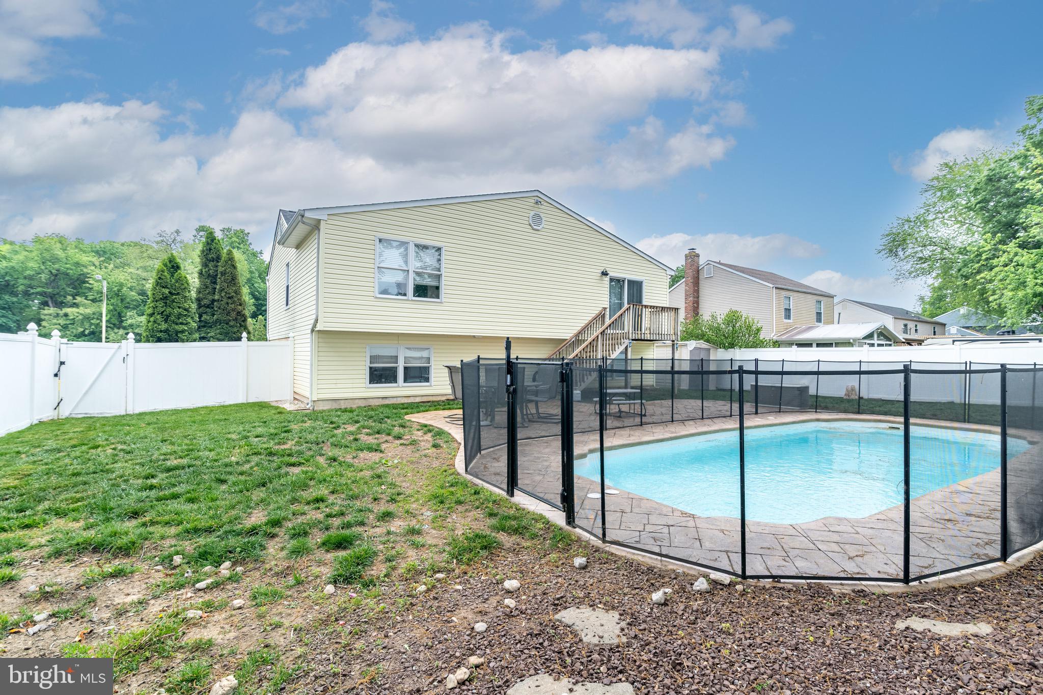 8367 Crofton Ln