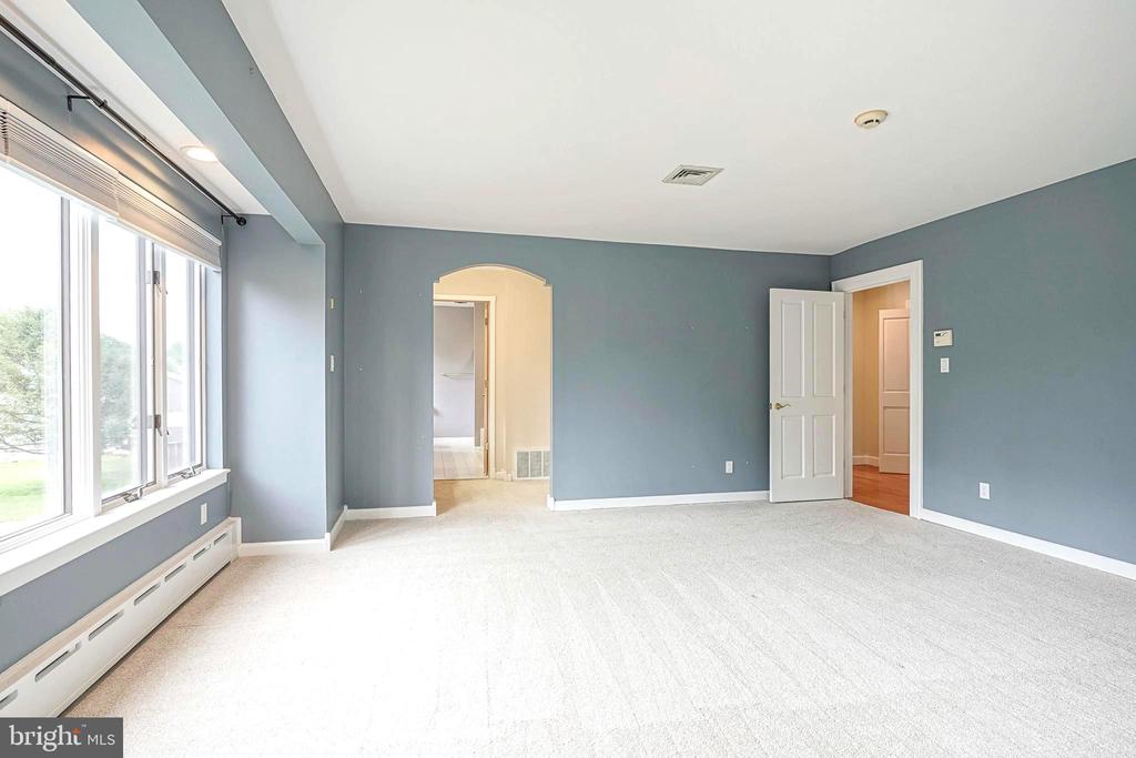 1056 CHEWS LANDING ROAD
