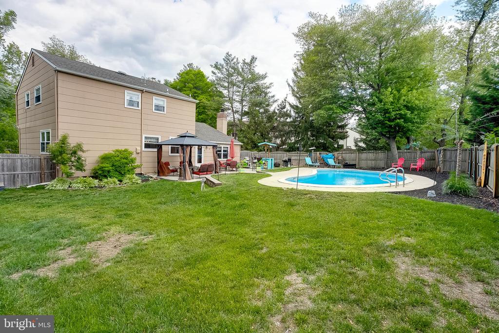 14 Blue Bell Dr