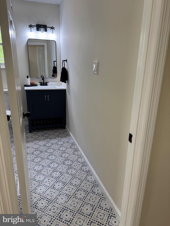 6 HOLLY RUN DRIVE