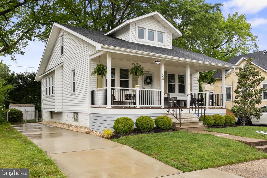 25 Elm Ave