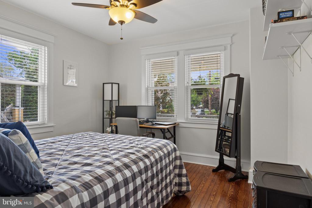 25 Elm Ave