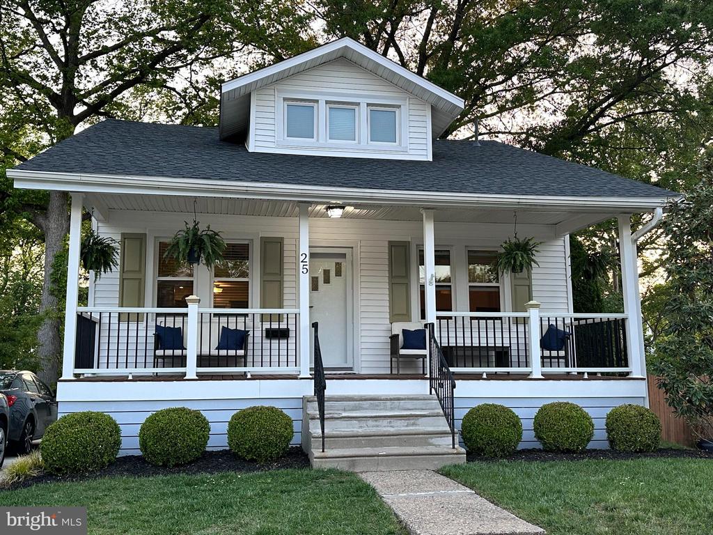 25 Elm Ave
