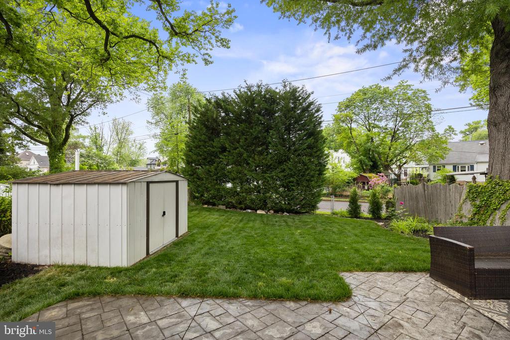 25 Elm Ave