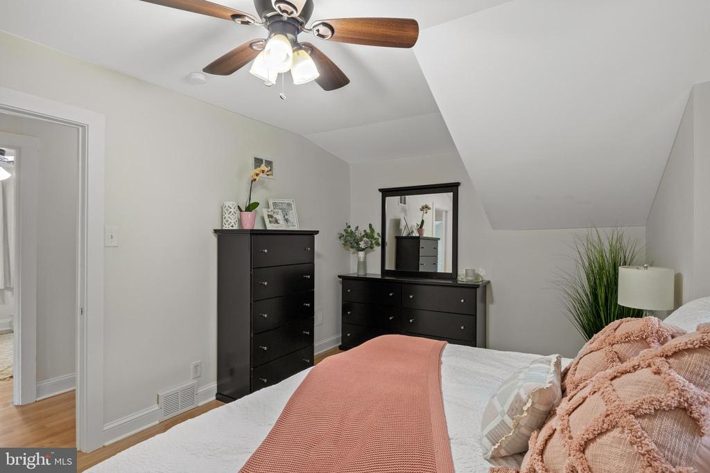 25 Elm Ave