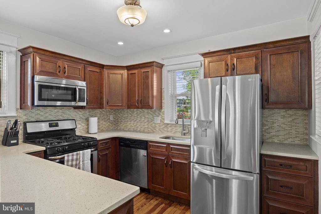 25 Elm Ave