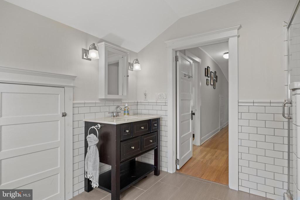 25 Elm Ave