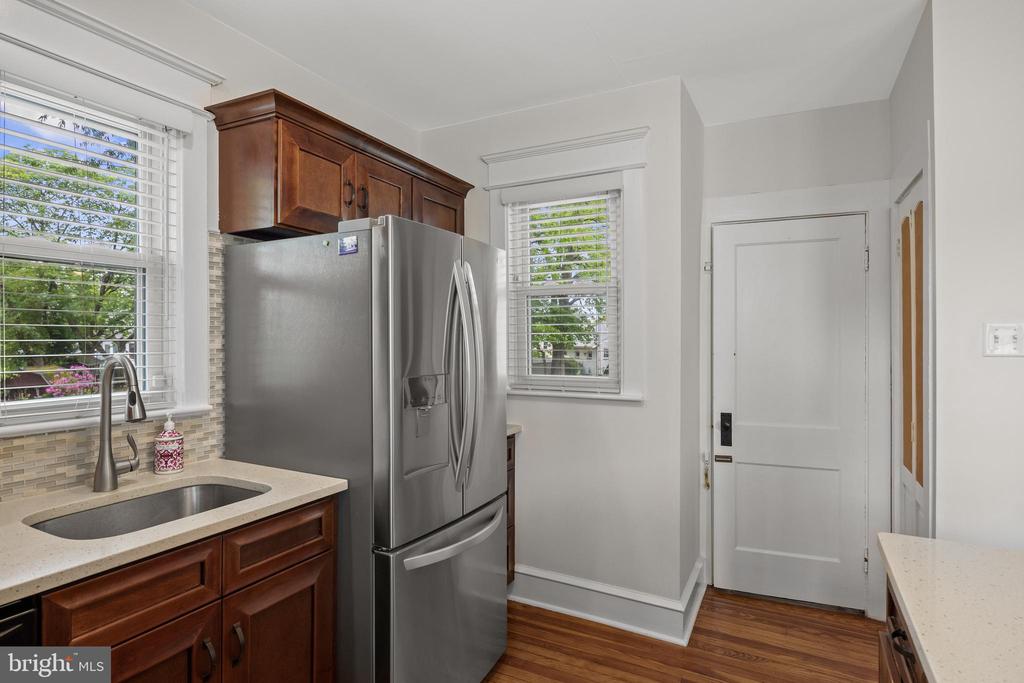 25 Elm Ave