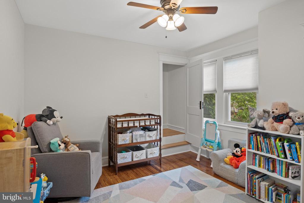 25 Elm Ave