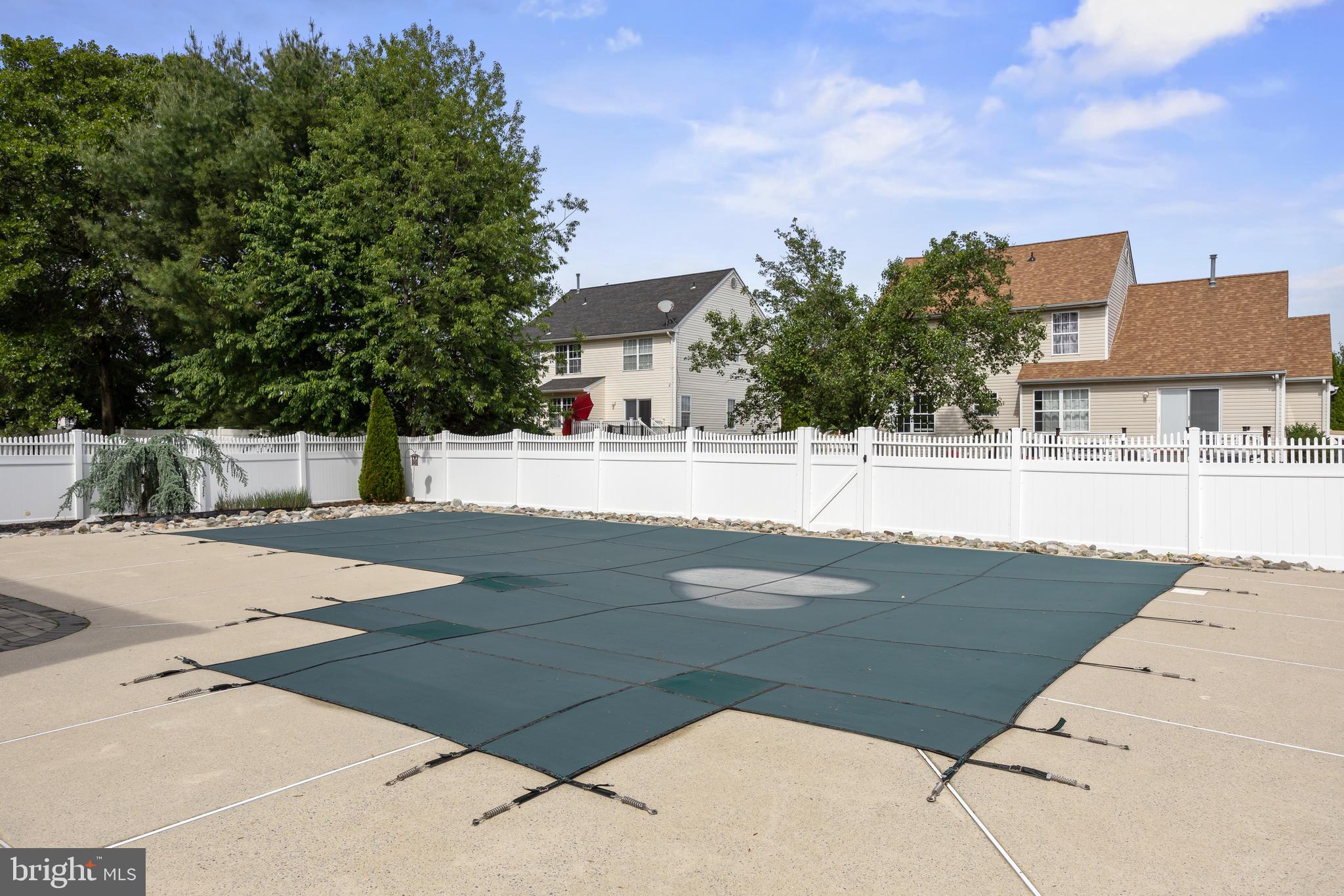 21 Lexington Park Rd