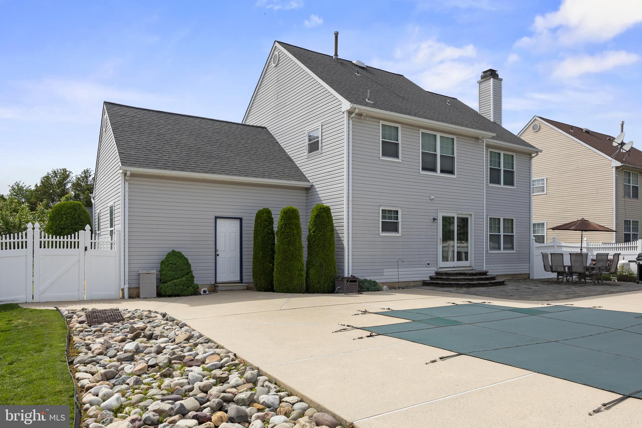 21 Lexington Park Rd