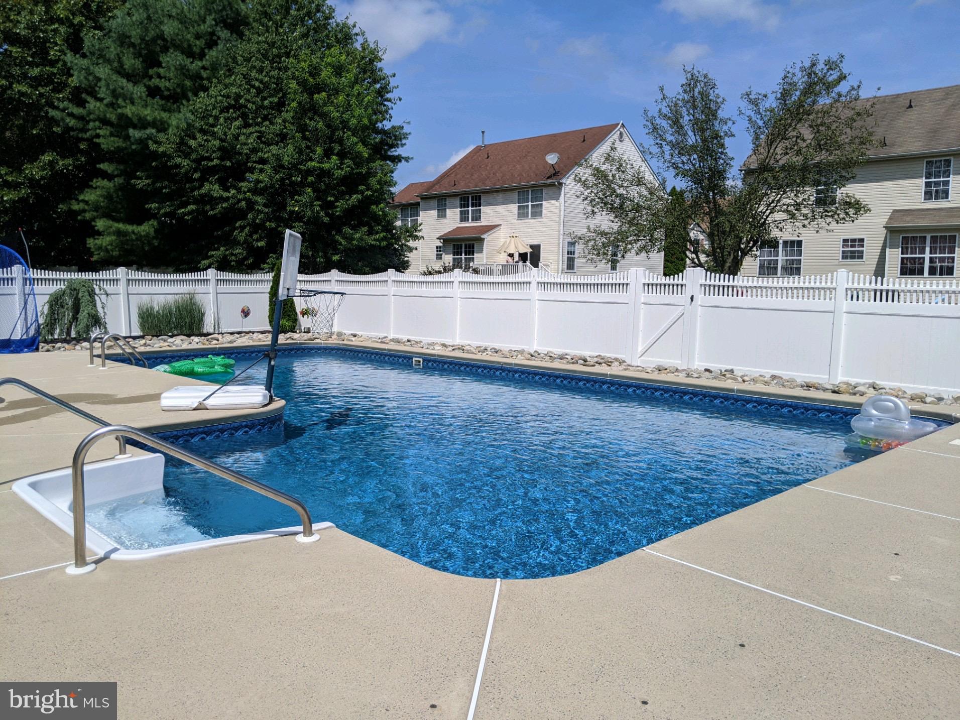 21 Lexington Park Rd