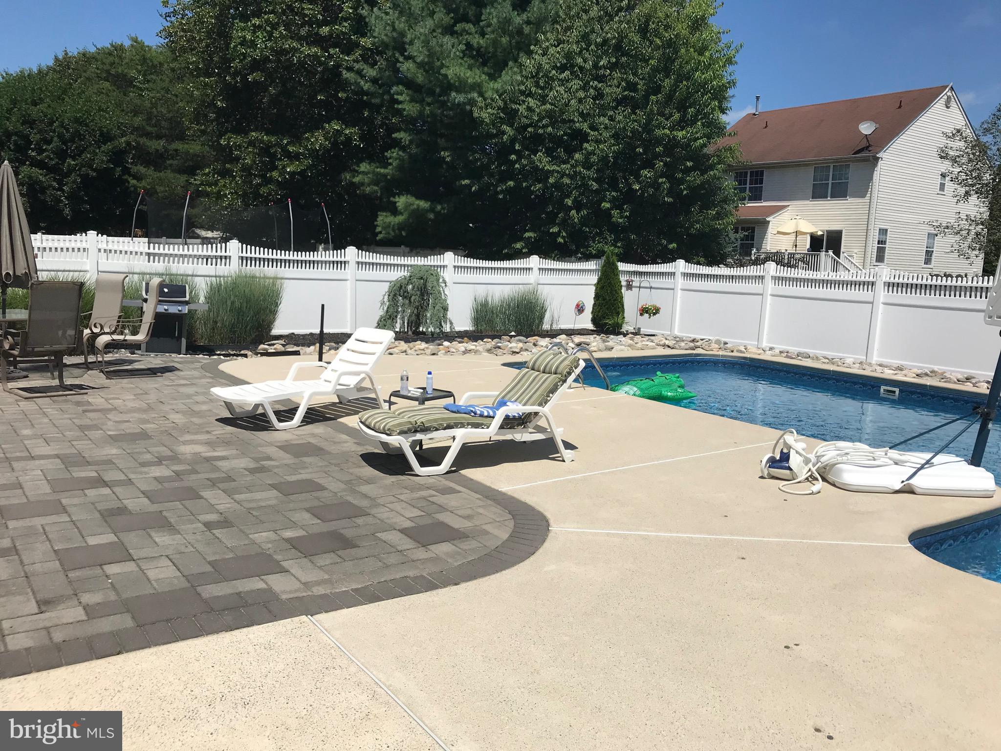 21 Lexington Park Rd