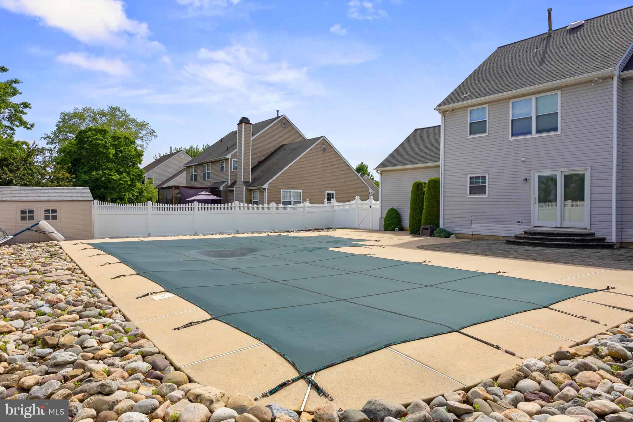 21 Lexington Park Rd