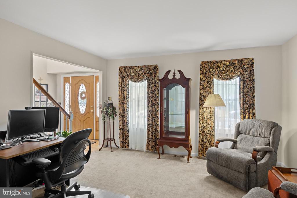 21 Lexington Park Rd