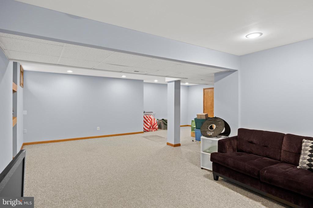 21 Lexington Park Rd