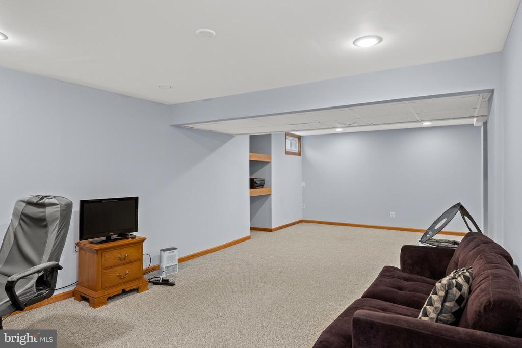 21 Lexington Park Rd