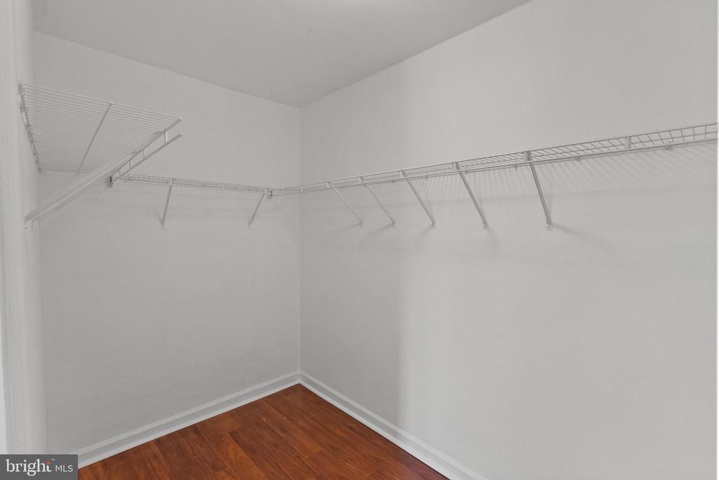 14 Coachlight Dr