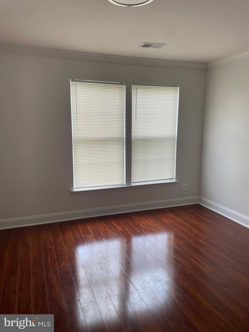 14 Coachlight Dr