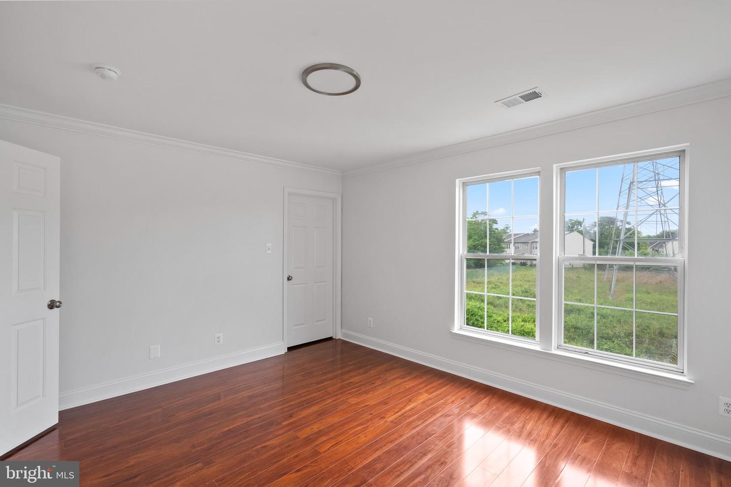 14 Coachlight Dr