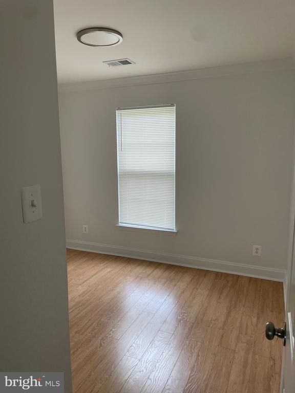 14 Coachlight Dr