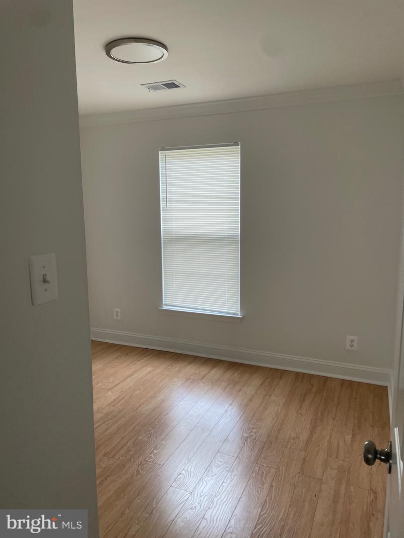 14 Coachlight Dr