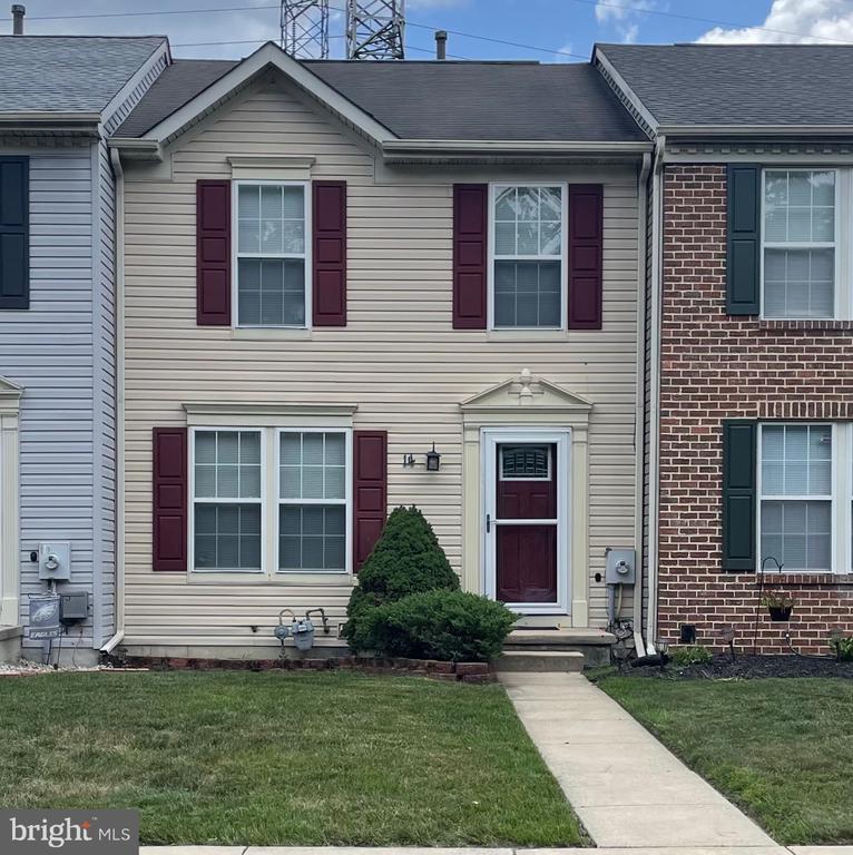 14 Coachlight Dr