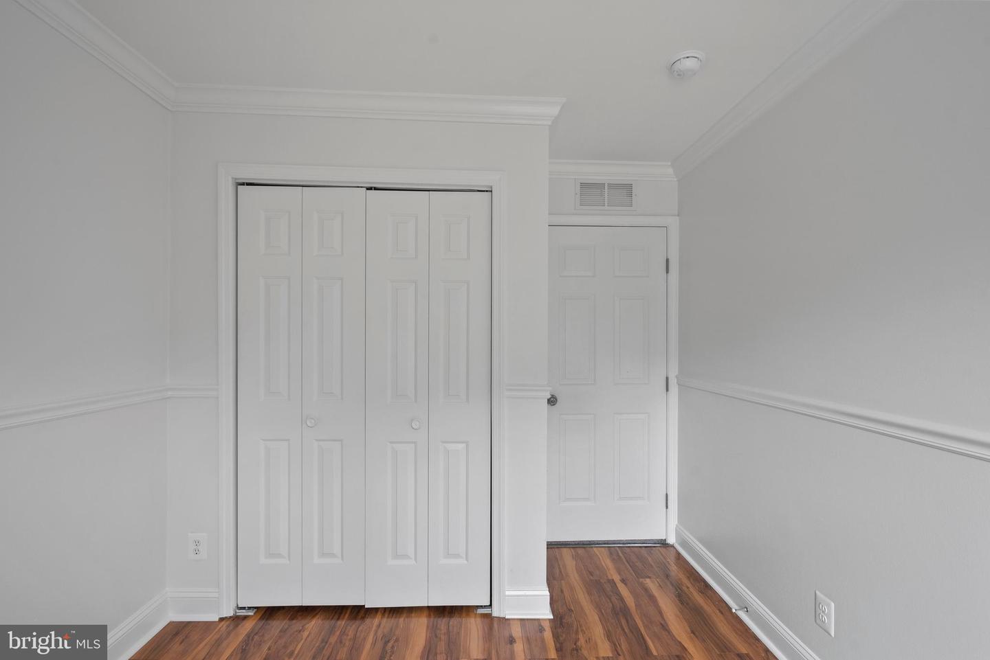 14 Coachlight Dr