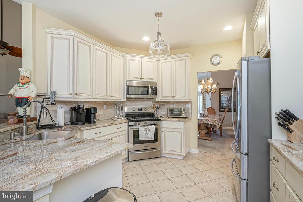 11 SPRINGFIELD AVENUE