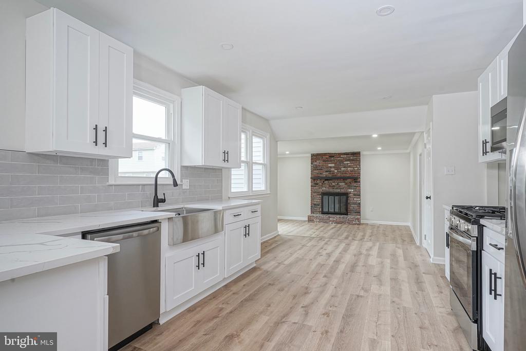 26 JEFFERSON DRIVE