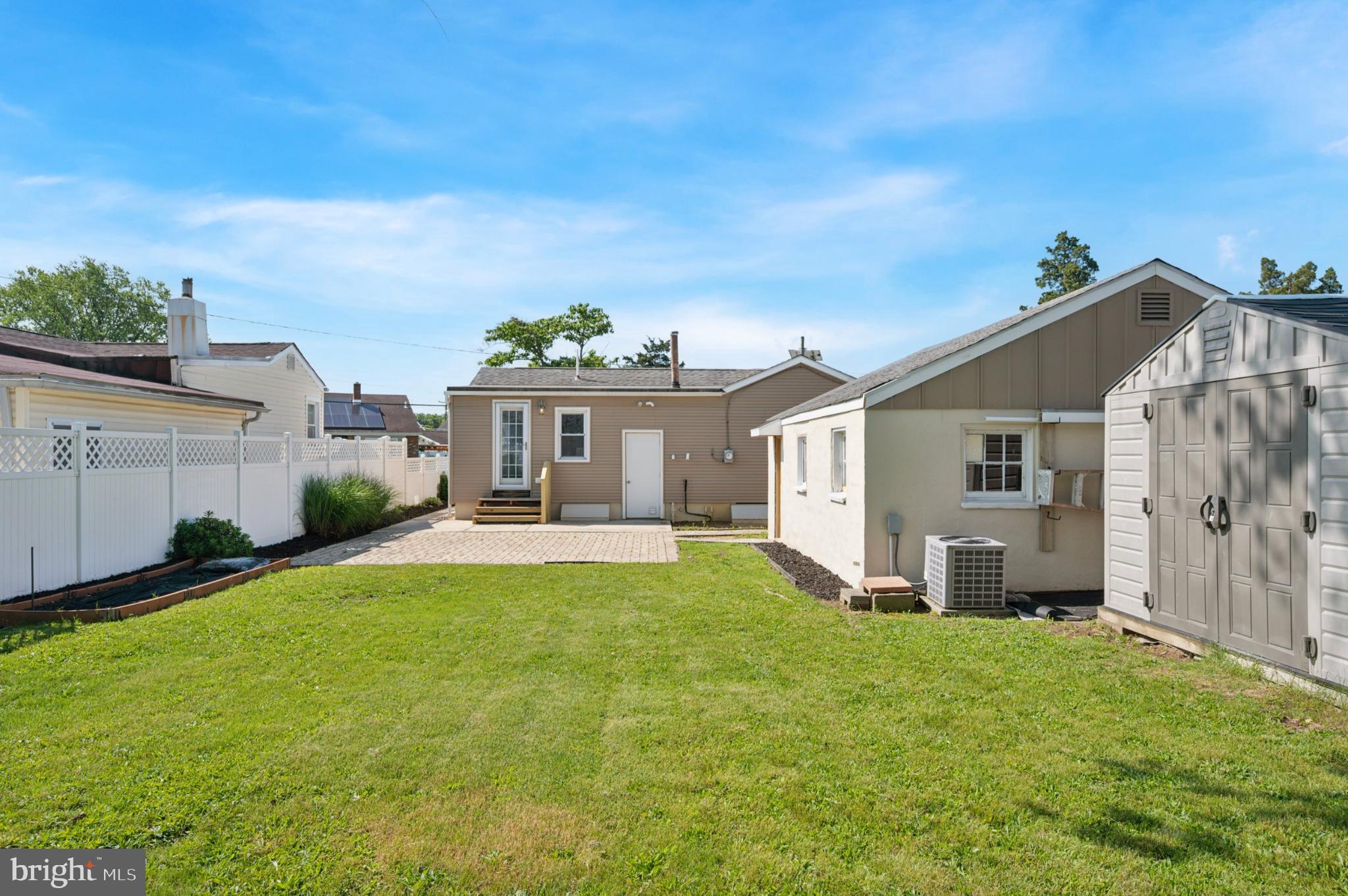 607 W WINTHROP AVENUE