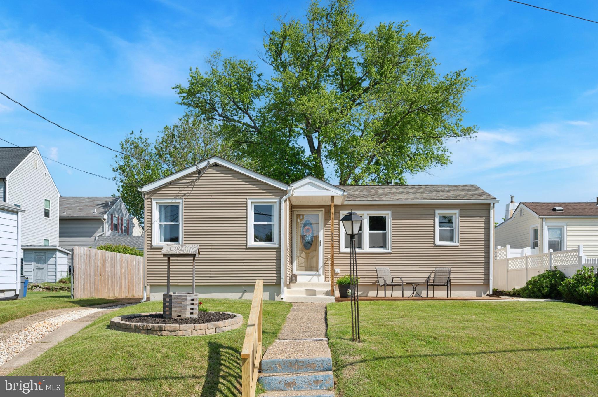 607 W WINTHROP AVENUE