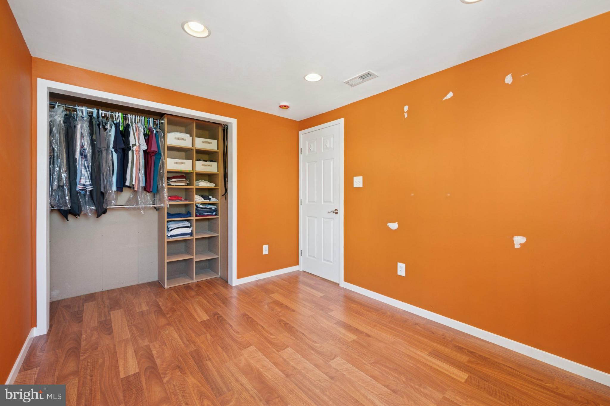 607 W WINTHROP AVENUE