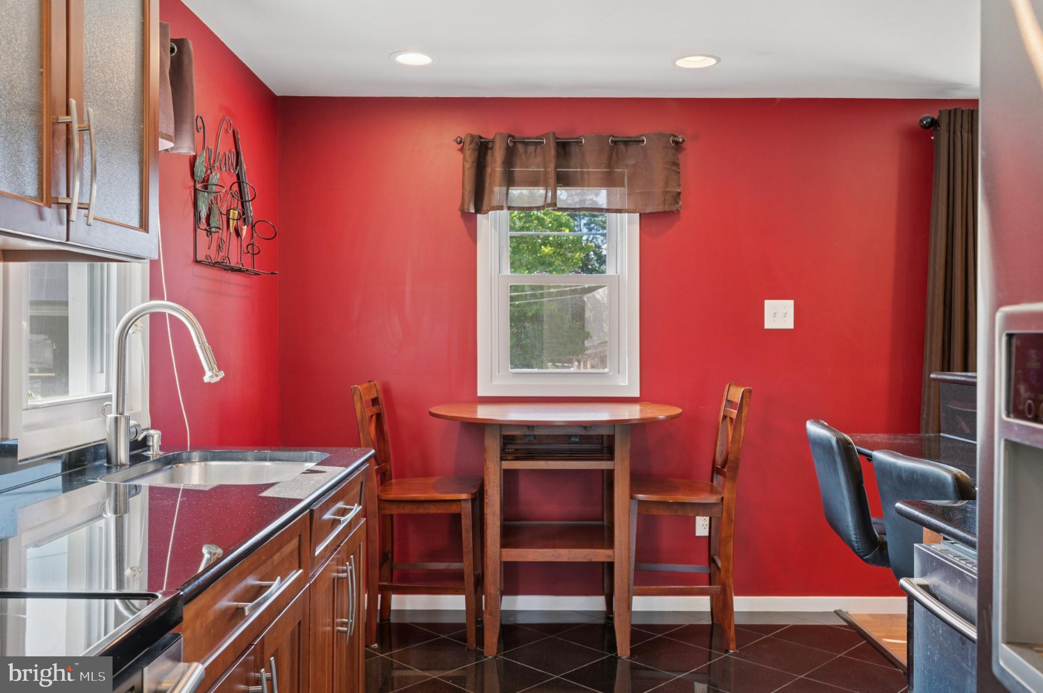 607 W WINTHROP AVENUE